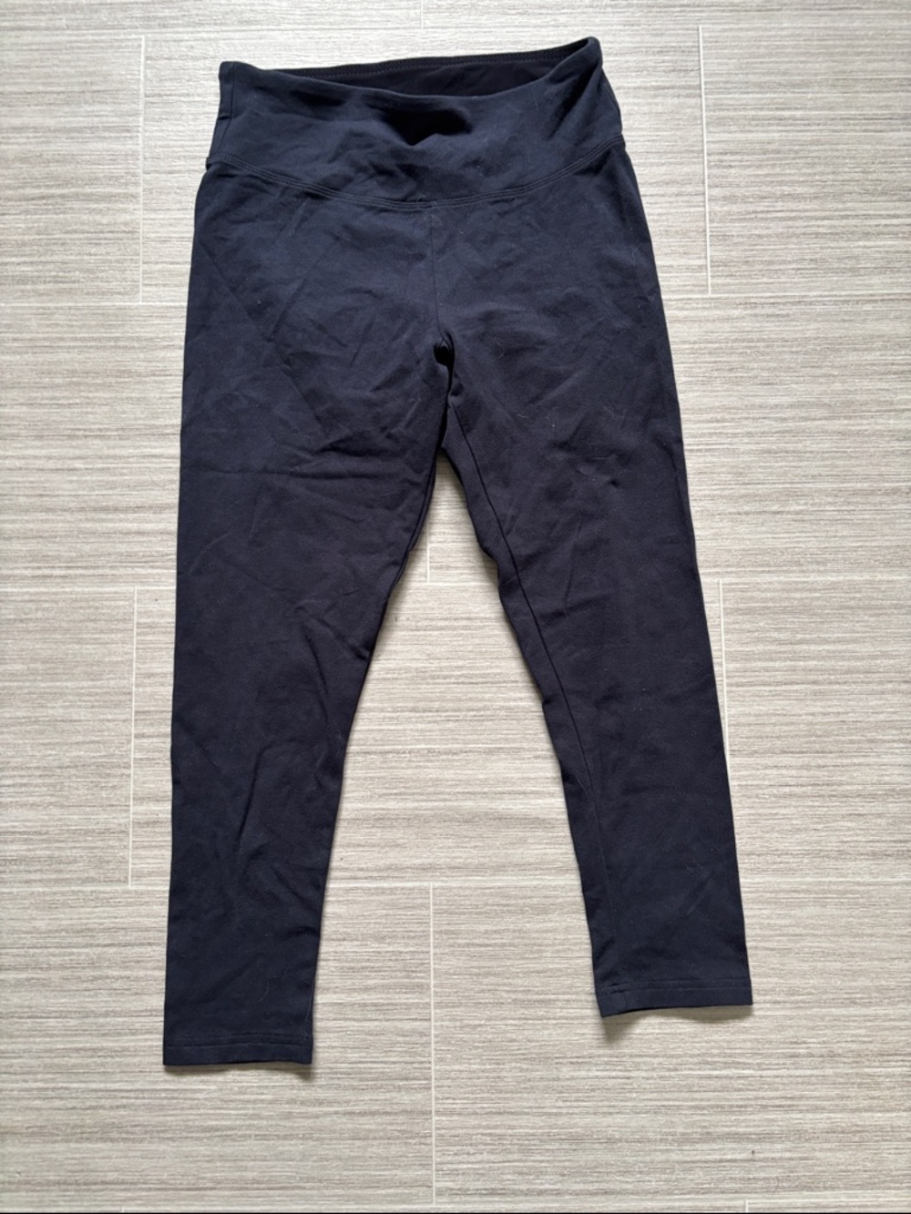 🌻5/$20🌻Classic High-Waist Navy Capri Leggings
